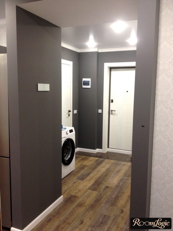 dark laminate with contrasting texture on entryway floor