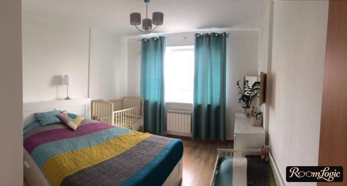 Décor through curtains and bedding in the bedroom and kids’ room