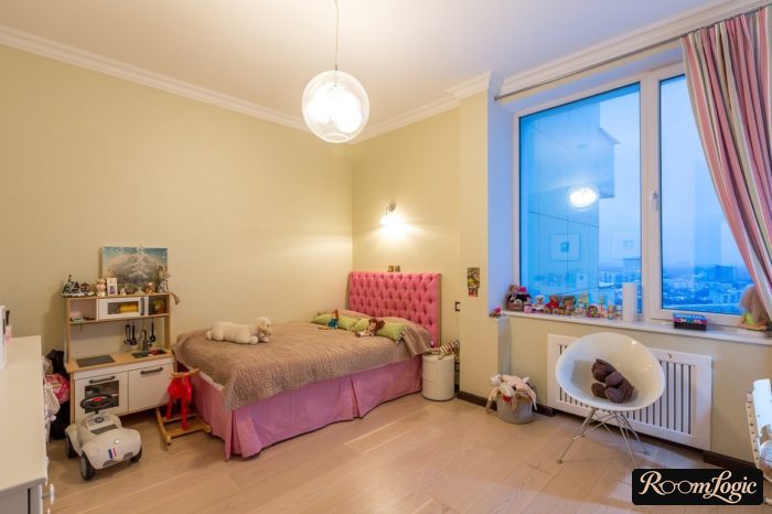 Decorating a teenage girl's room