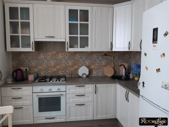 design of a 100 square feet kitchen