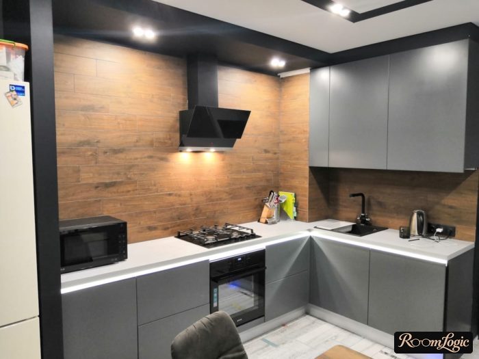 design of a 100 square feet kitchen in a typical apartment