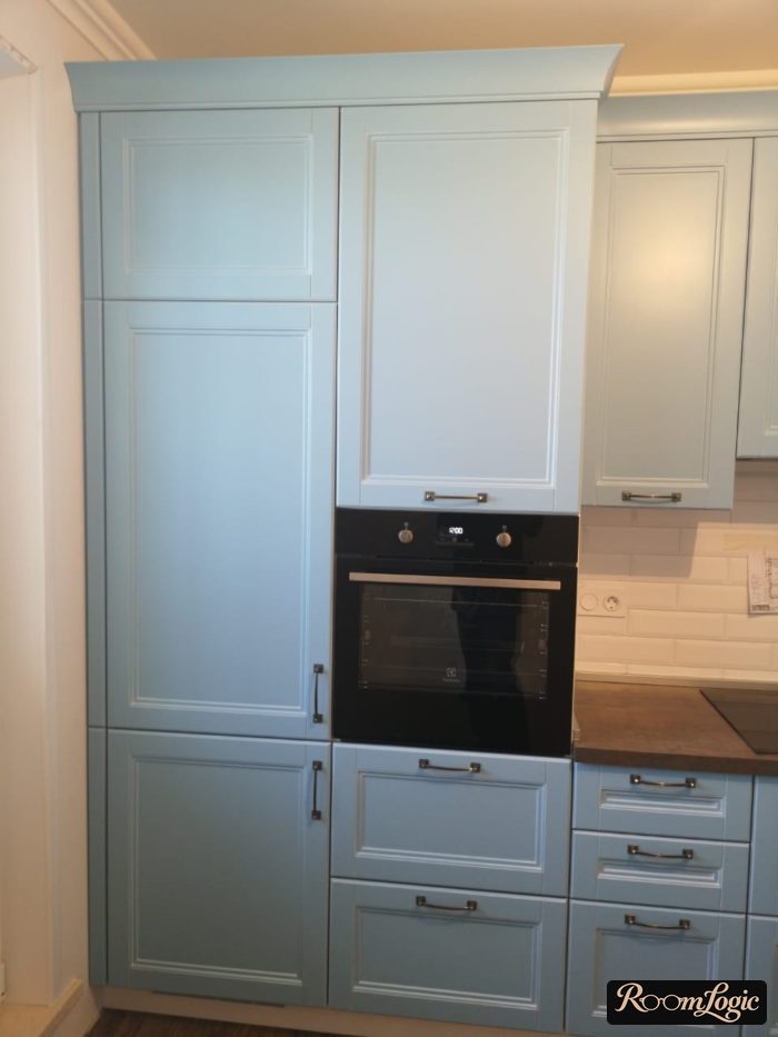 design of a 100 square feet kitchen with a balcony