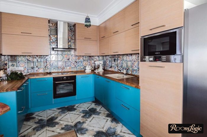design of a 130 square feet kitchen