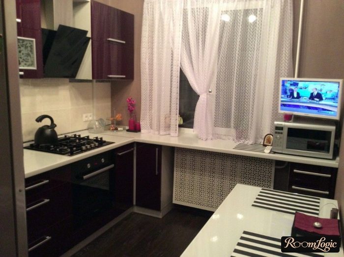 design of a 6 meter kitchen with a refrigerator