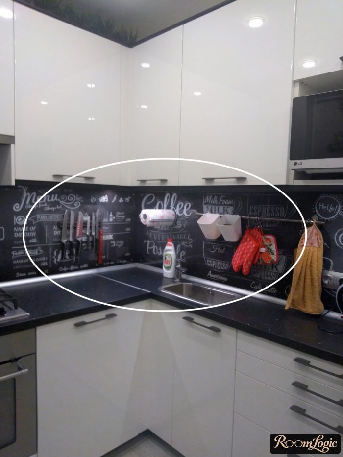 design of a 65 square feet kitchen with a refrigerator and gas