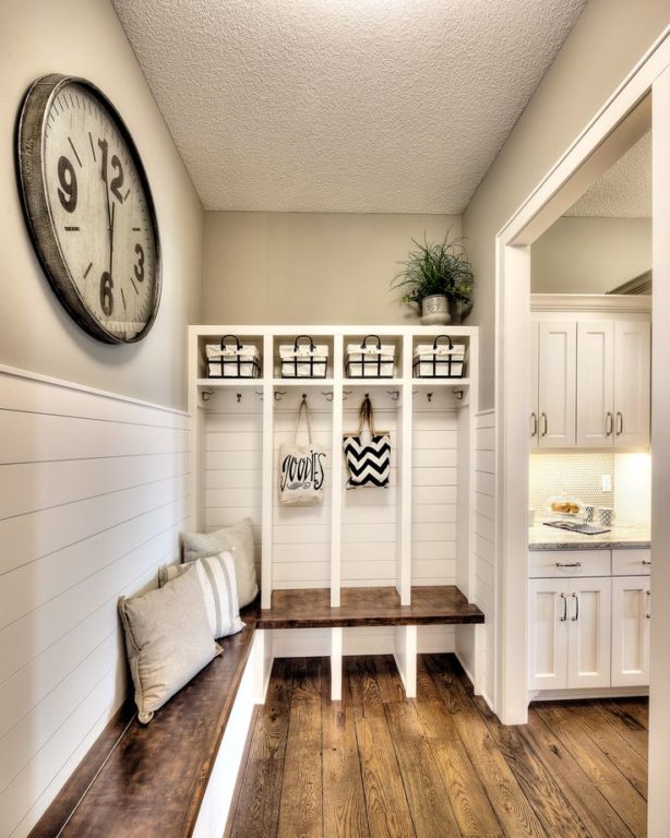 design of a large corner entryway