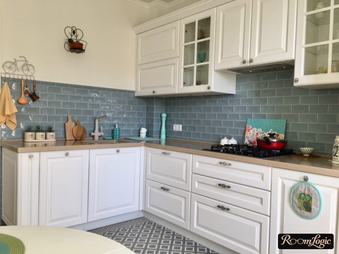 Design of a square 100-square-foot kitchen