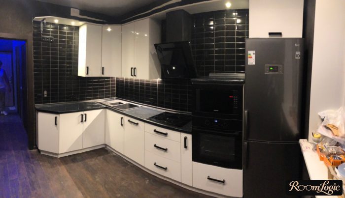 Design of a square 110-square-foot kitchen