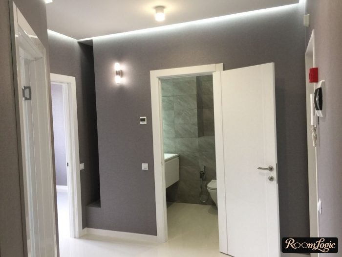 design of illuminated ceiling in entryway