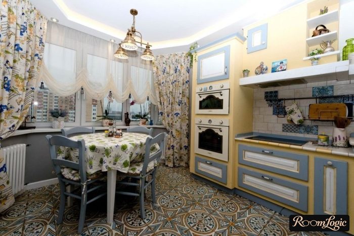 Design of textile in Provence style in the kitchen