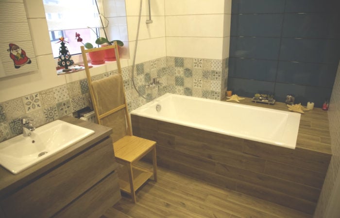 eclectic bathroom with toilet