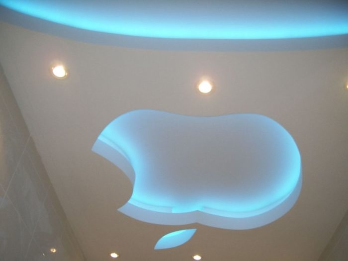 figured drywall ceiling with lighting