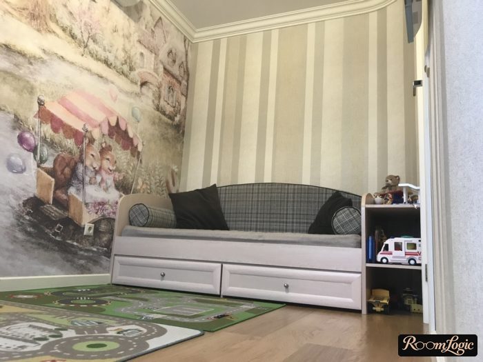 Furniture and decor in a girl's room