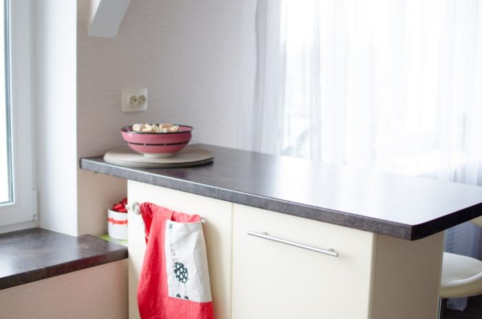 Furniture-style breakfast bar