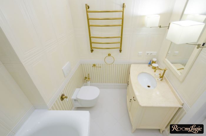 golden plumbing in the bathroom