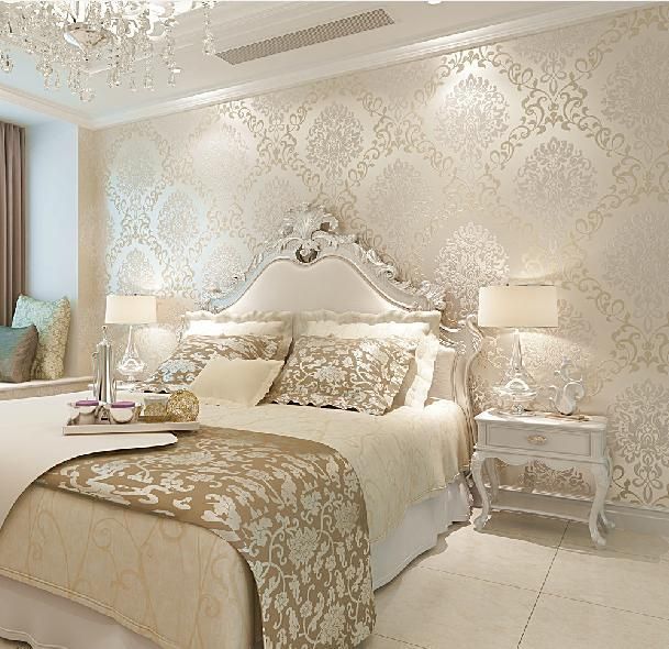 golden wallpaper bedroom