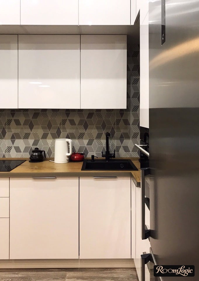 gray kitchen backsplash with pattern