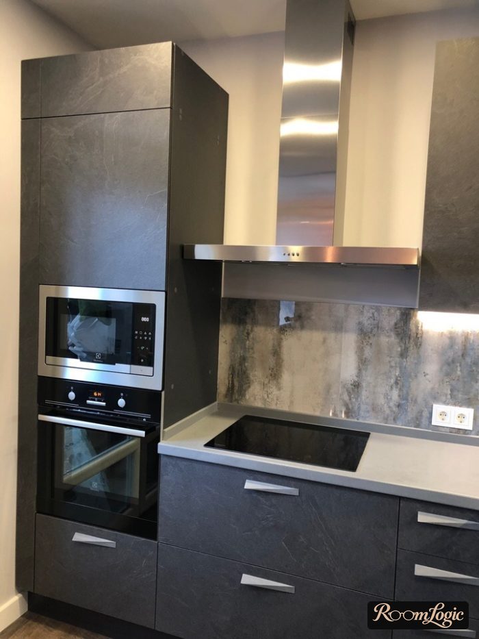 Gray kitchen cabinet fronts with stone look