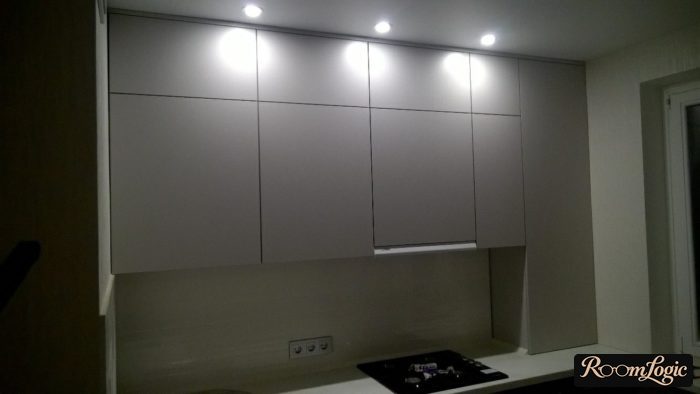 gray kitchen with wallpaper combination