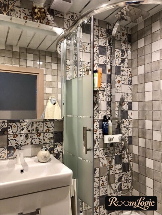 gray patchwork tile for bathroom