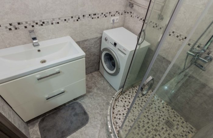 gray toned shower design