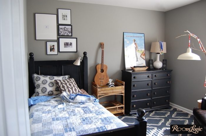 gray wallpaper in a boy's teenager room