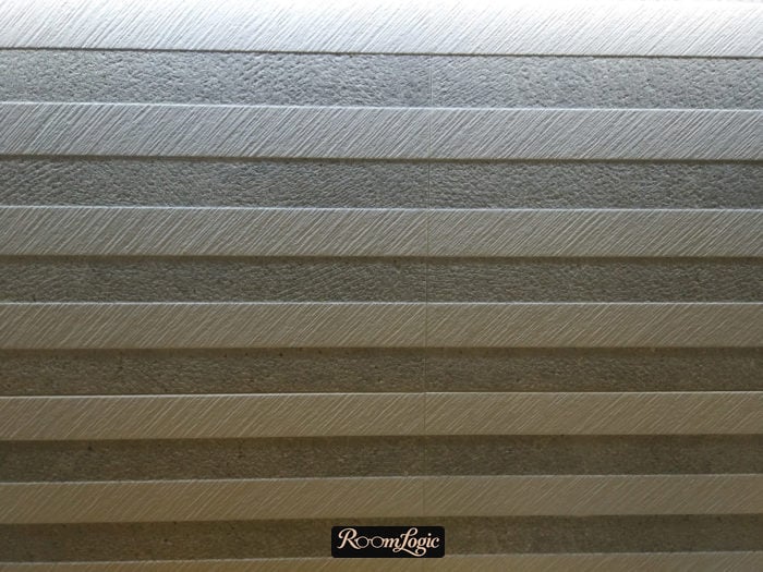 grout in different colors between tile joints