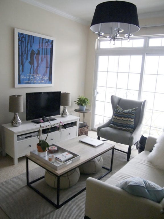a small neutral room