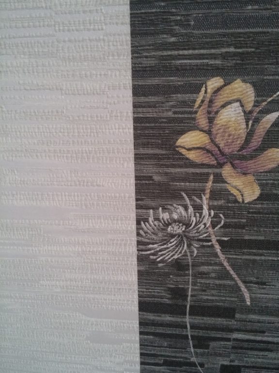 junction of two wallpapers from the same collection