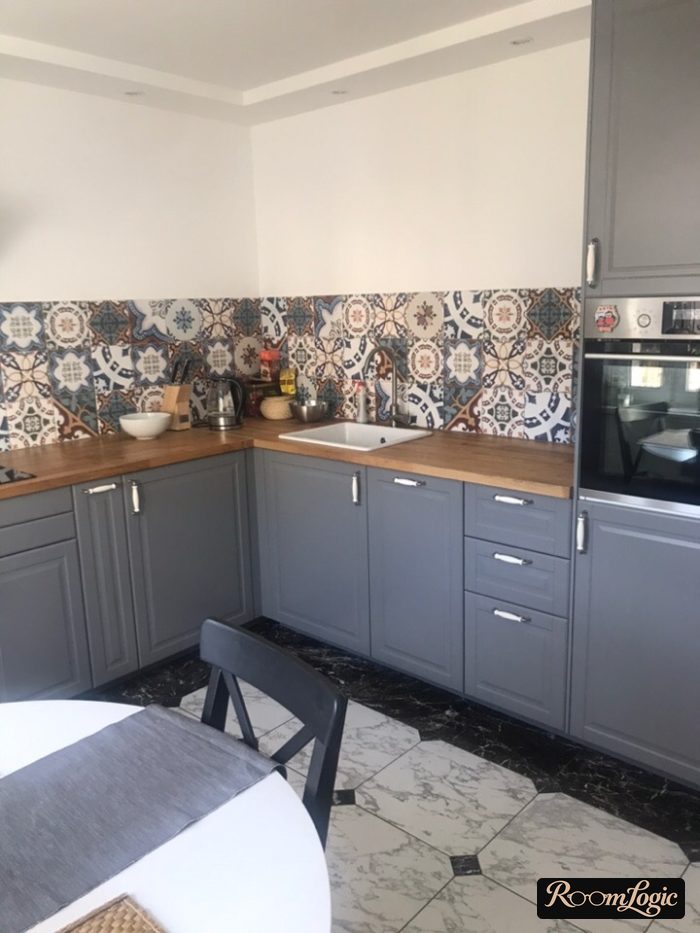 kitchen in gray tones
