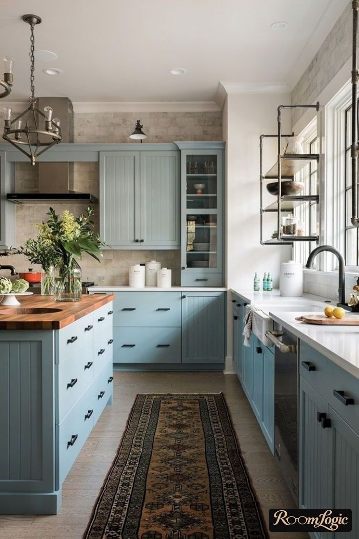 Kitchen in Provence style with an island