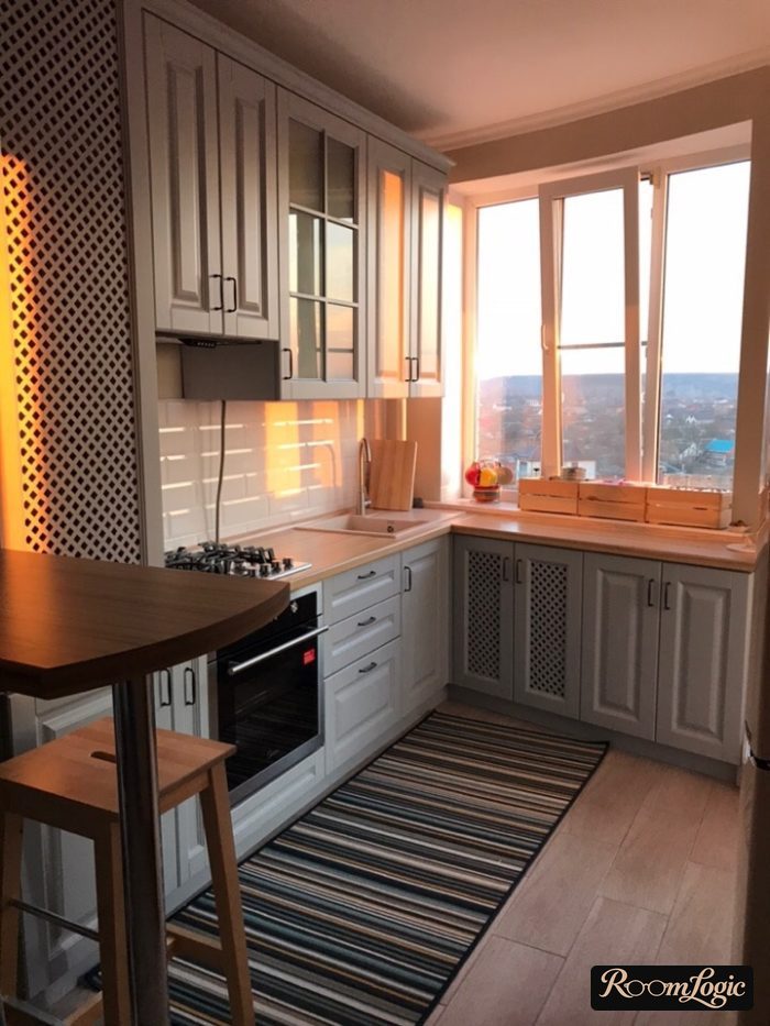 kitchen project 100 square feet with refrigerator