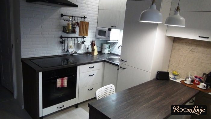 kitchen with one wall lacking upper drawers