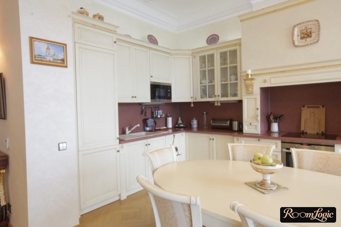 kitchens with portal in classical style