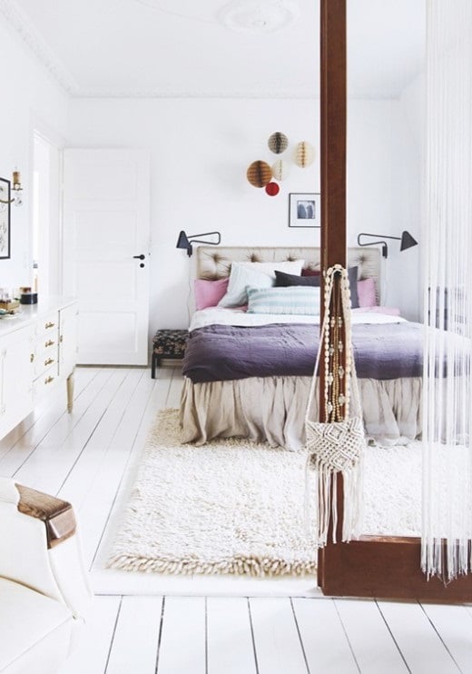 Large minimalist bedroom