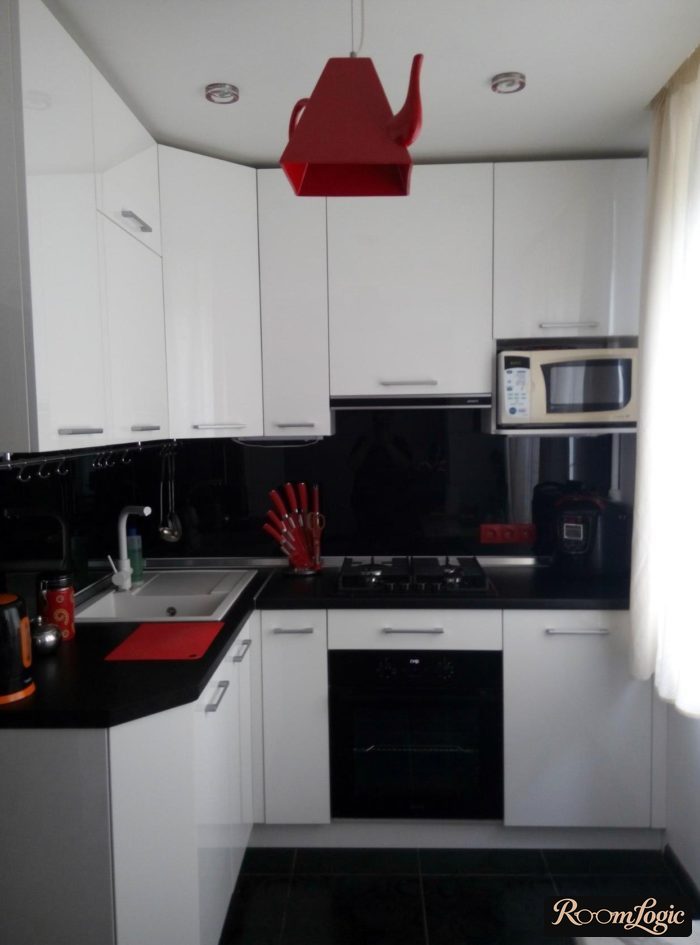 Latest 65-square-foot kitchen designs with a refrigerator