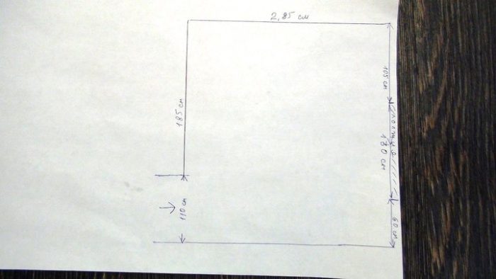 layout of a small square kitchen