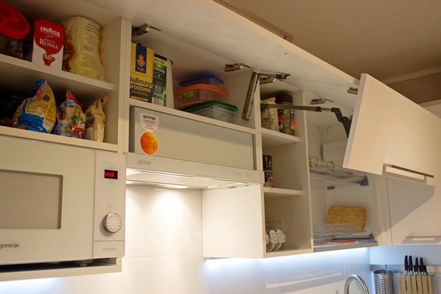 lift hardware in kitchen cabinets