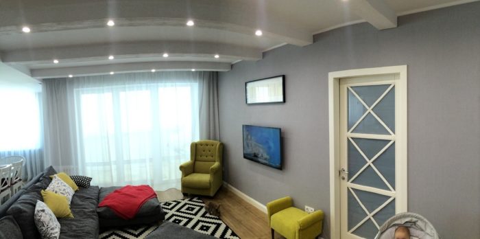 light gray wallpaper in the interior
