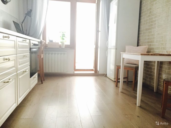 light laminate with beveled edges on the kitchen floor