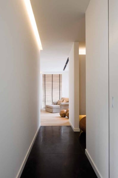 light niche in drywall ceiling in hallway