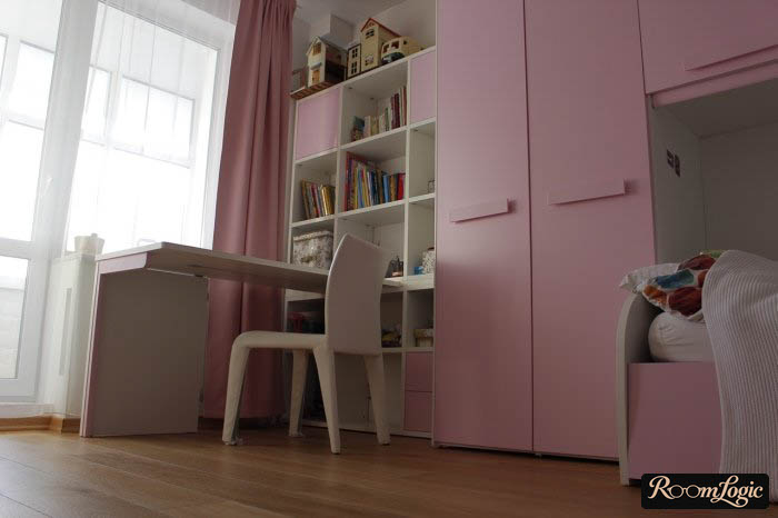 Light pink furniture in the kids' room