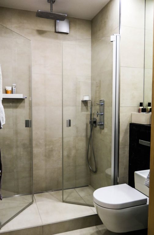 loft-style shower design