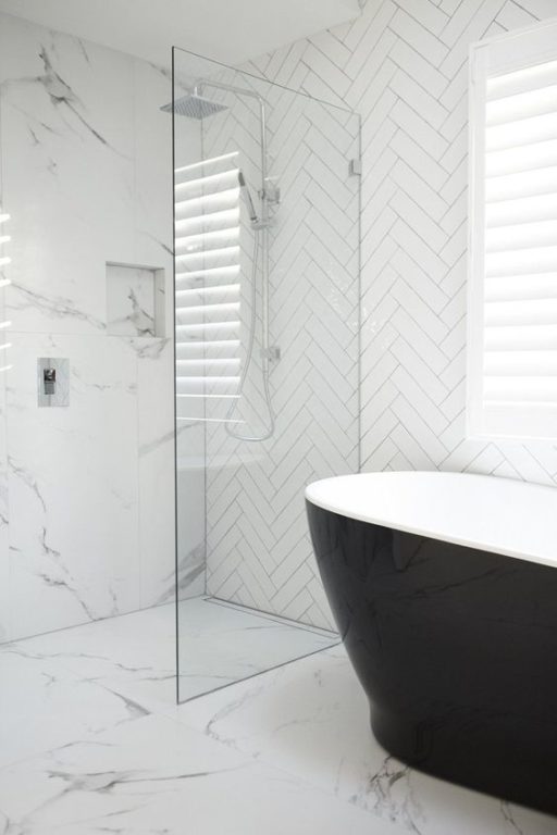 marble-look tile bathroom design