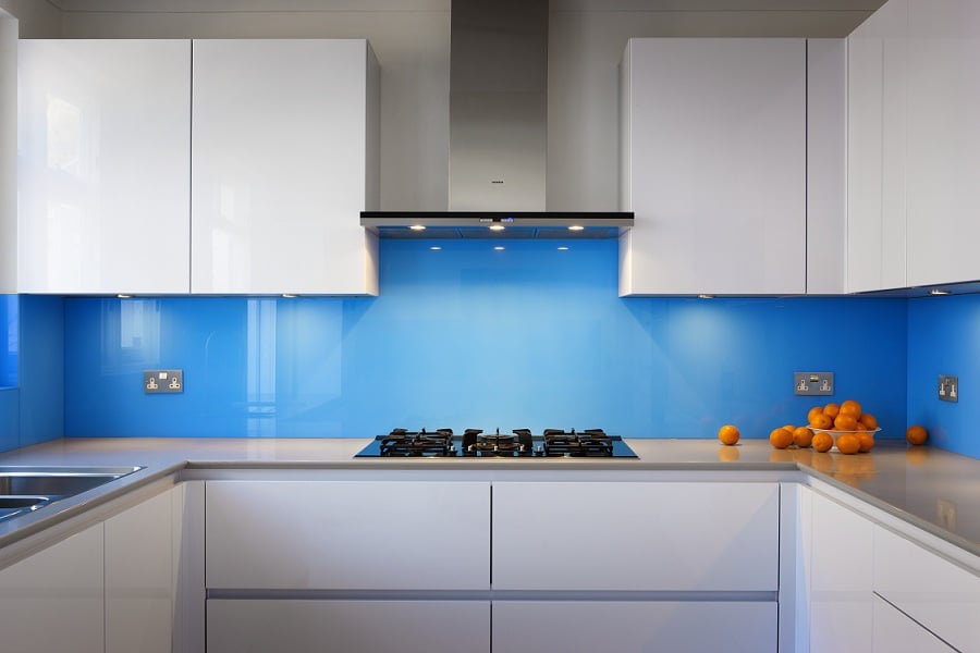 Minimalist glass backsplash panel
