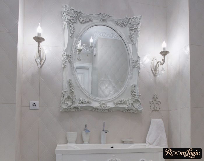 mirror in carved white frame