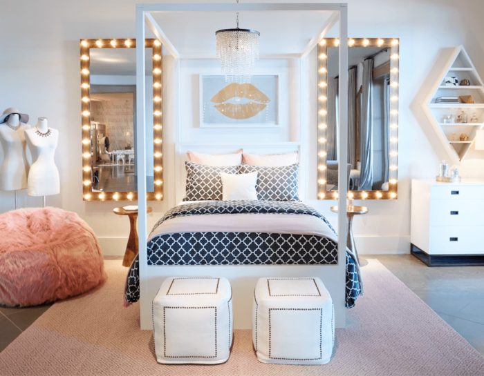mirror with lamps in a girl's teenager room