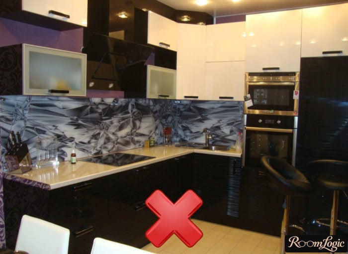 Mistake: overly complex interior of a small kitchen