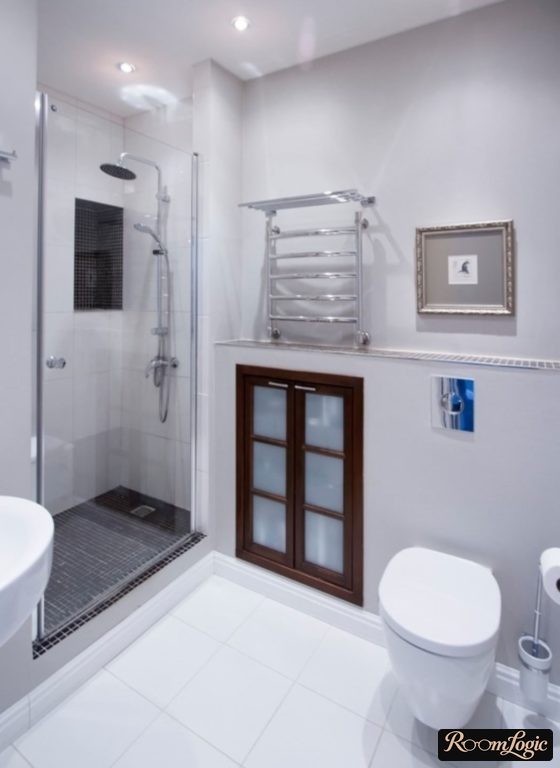 mix of modern style and classic in the bathroom