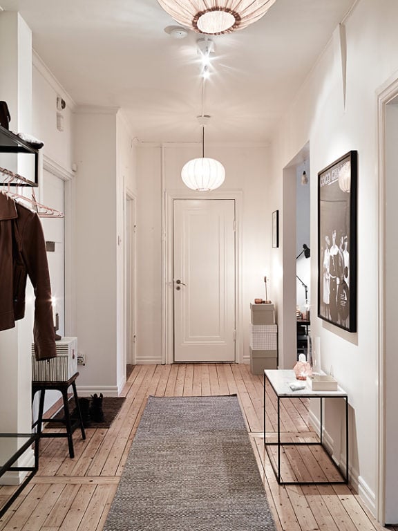 modern classic style in the entryway